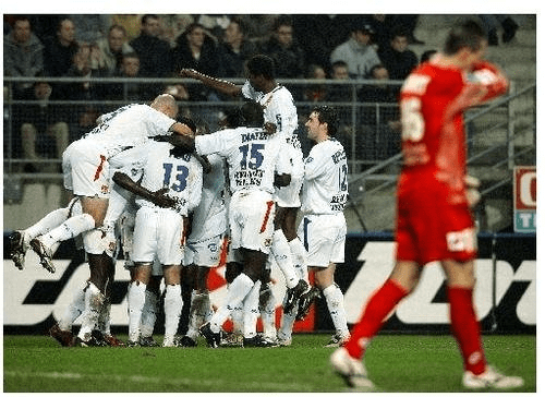  巴黎圣日耳曼青训营爆发疫情，梯队赛事暂停  