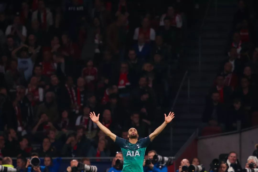  纽卡斯尔绝杀热刺挺进欧冠区  