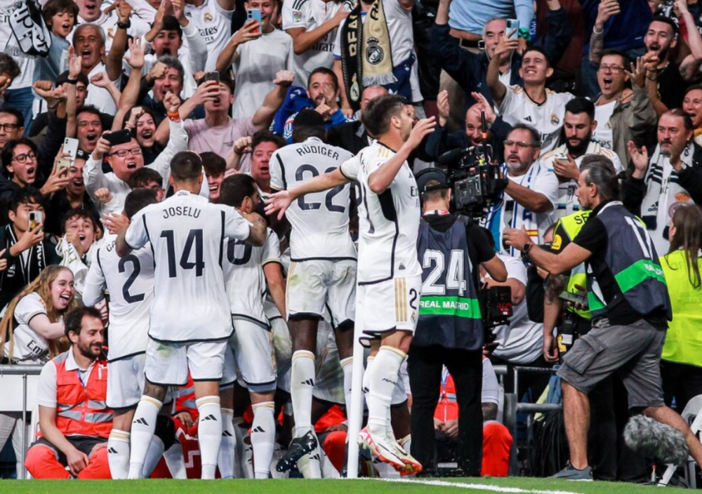  亚特兰大绝杀登顶，榜首体验仅存两小时  