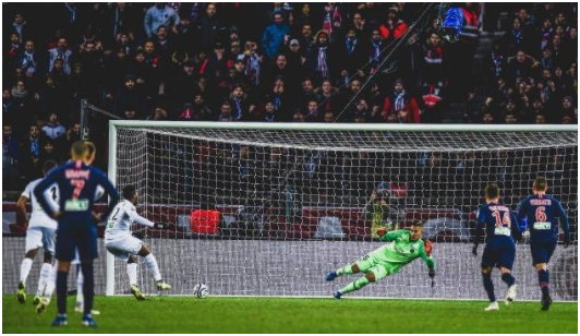  巴黎圣日耳曼提前八轮锁定法甲冠军  