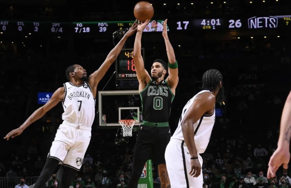  塔图姆单场狂砍50分，绿军横扫尼克斯  