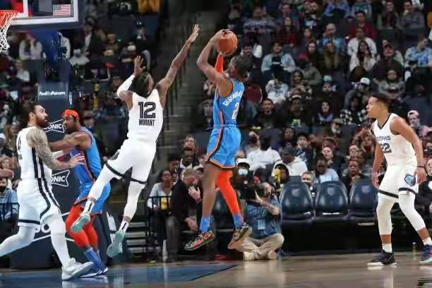  莫兰特缺阵灰熊负于雷霆西部第二位置受威胁  